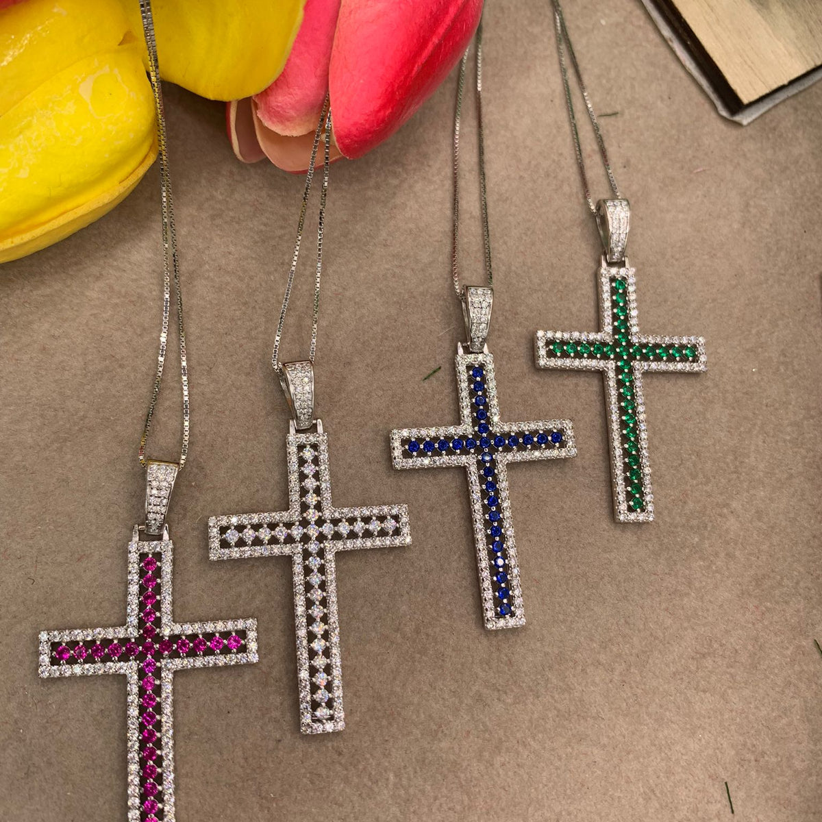 Collana Croce traforata