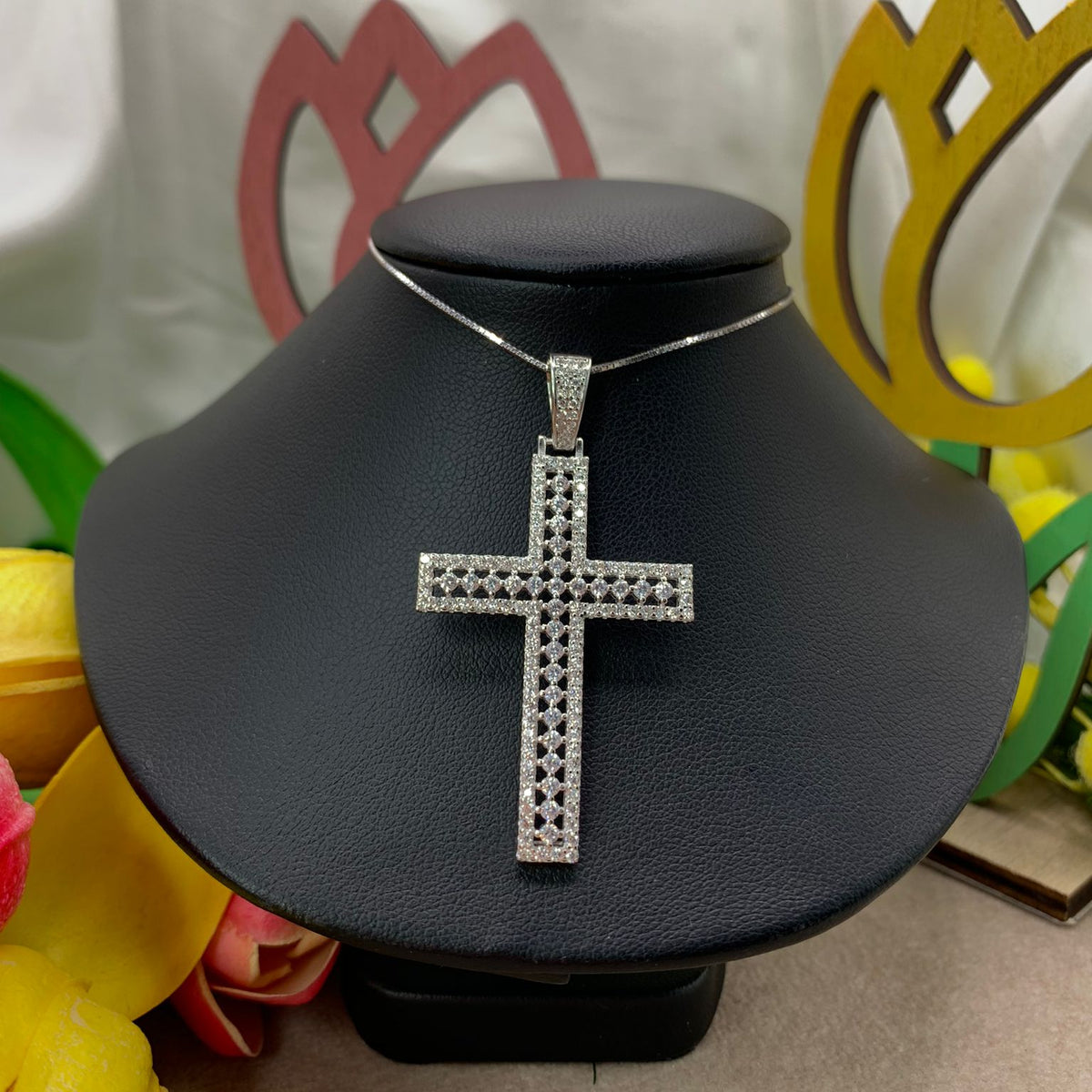 Collana Croce traforata