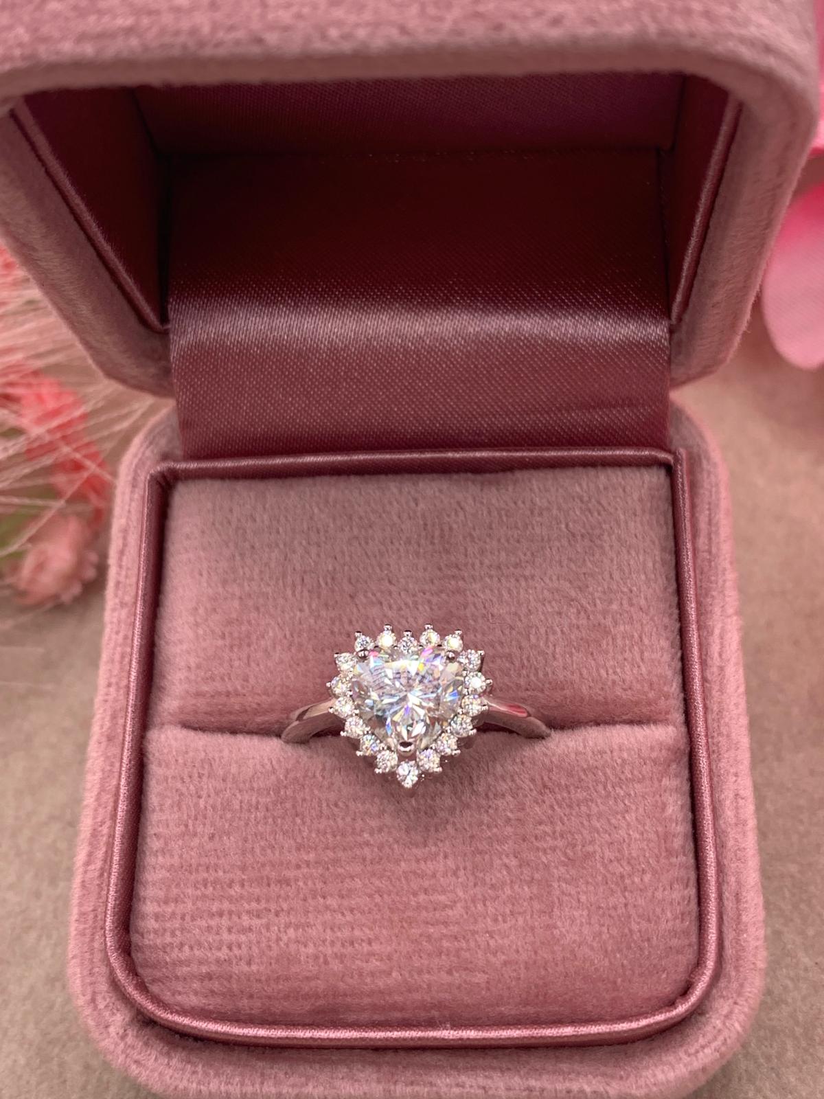 Anello M cuore