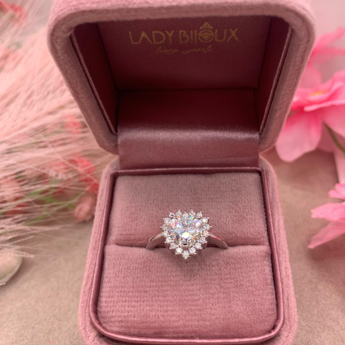 Anello M cuore