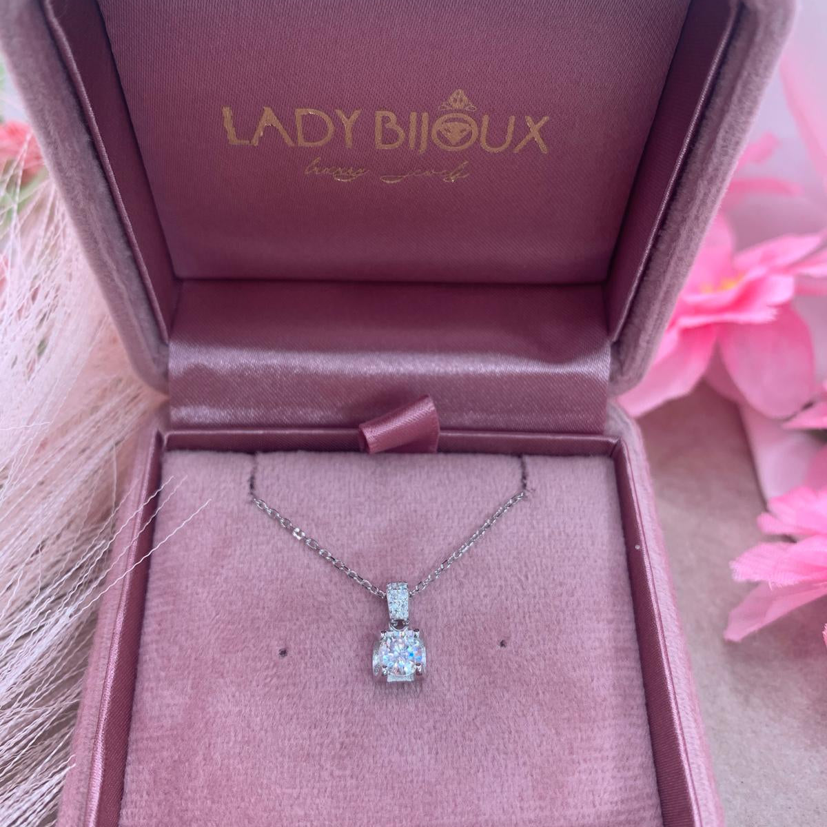 Collana m puntoluce