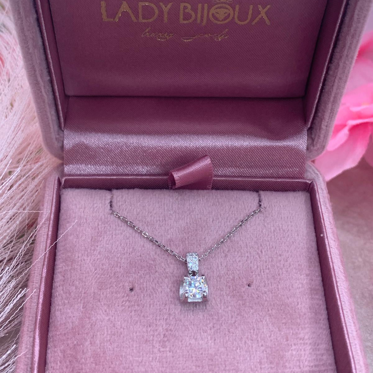 Collana m puntoluce