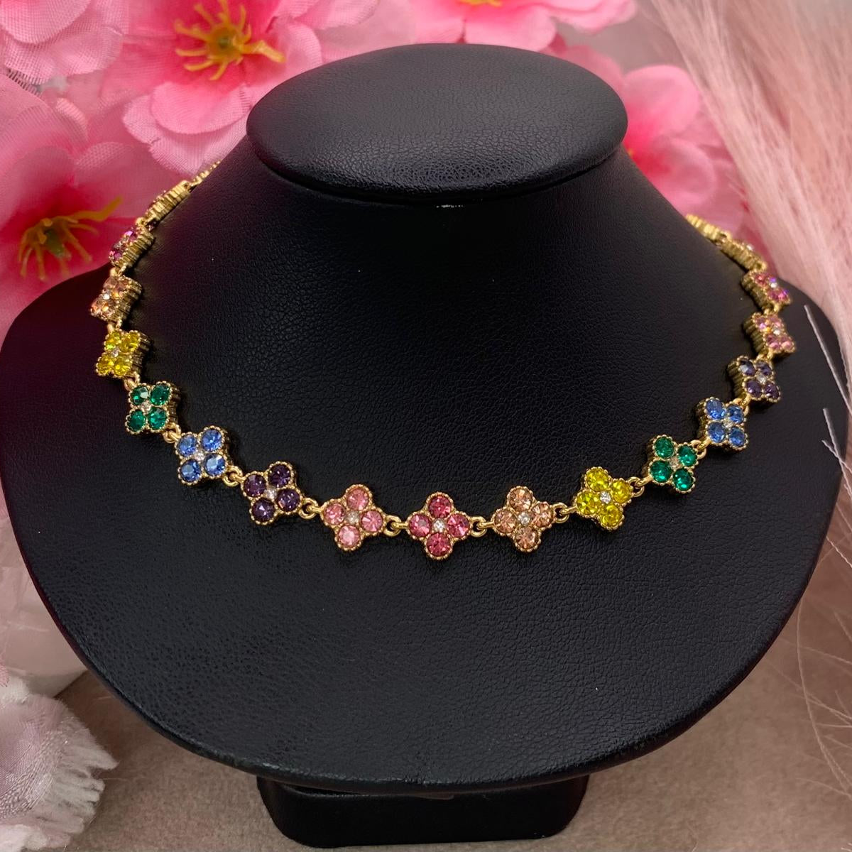 Collana quadricolors
