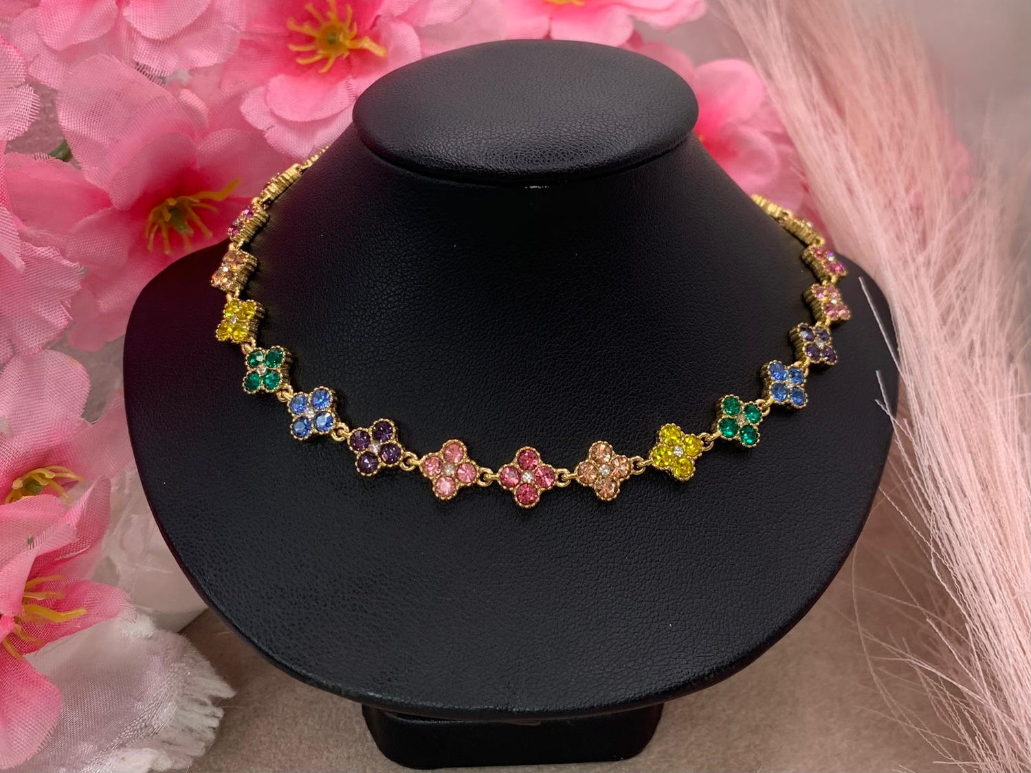Collana quadricolors