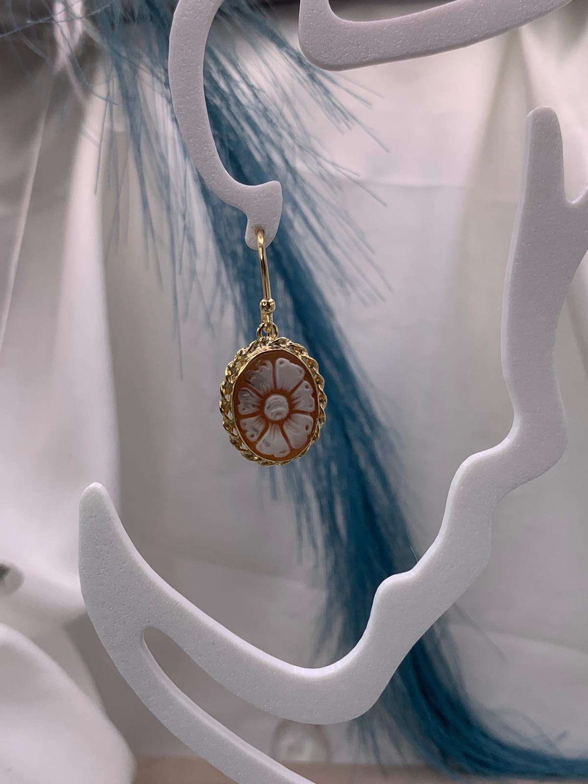 Orecchini fiore cameo