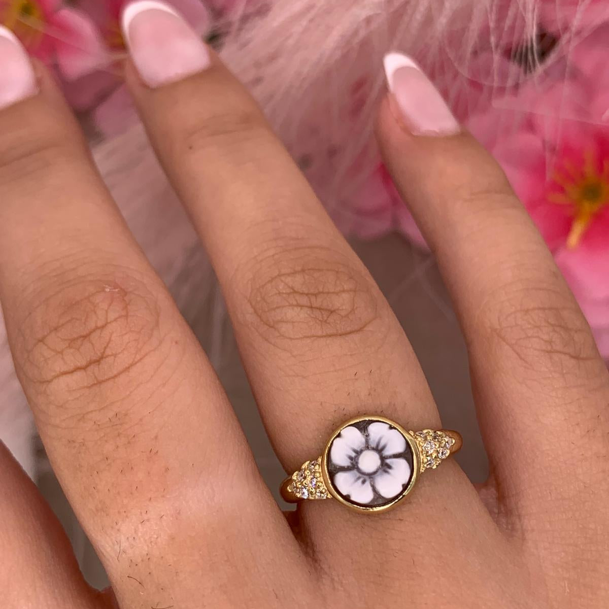 Anello cameo fiore