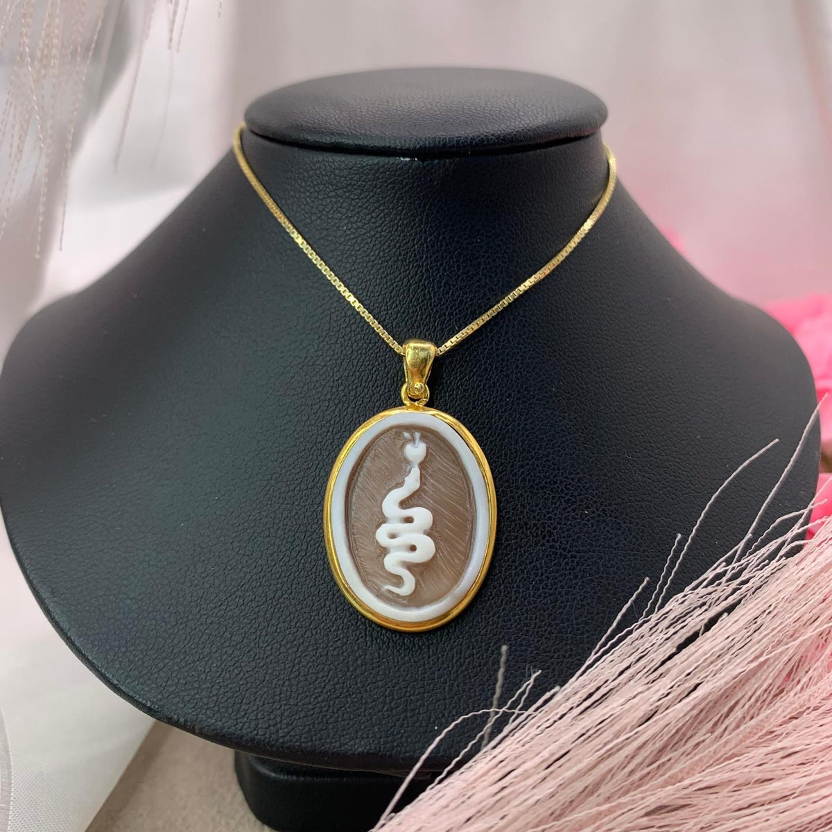 Collana cameo simbolo