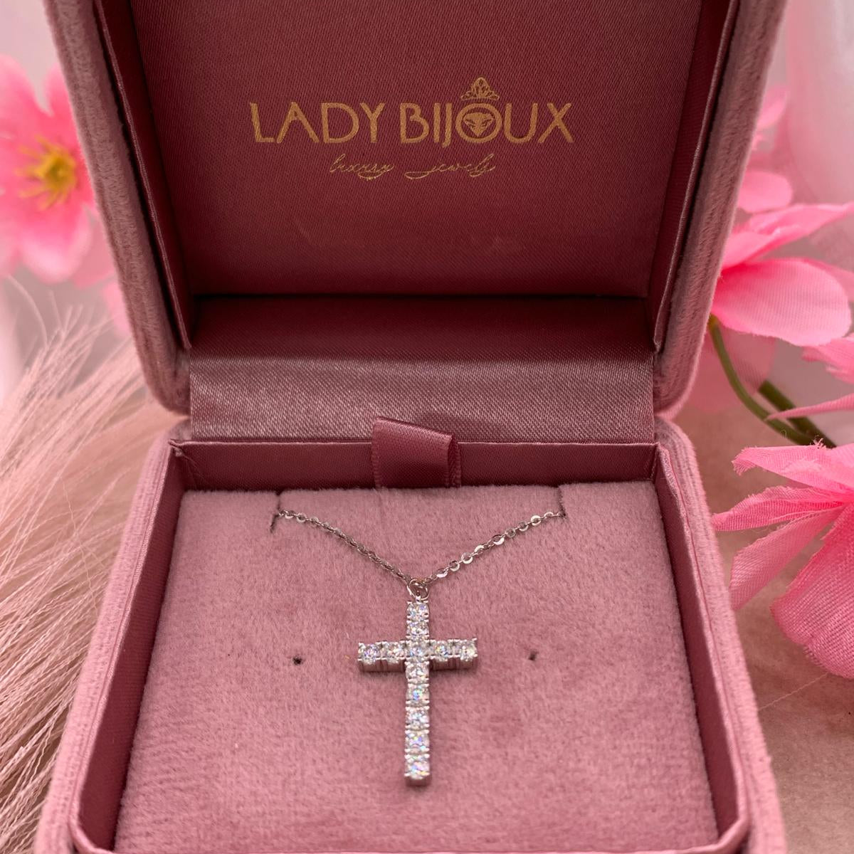 Collana m croce strass