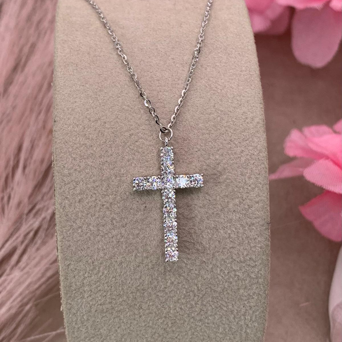 Collana m croce strass