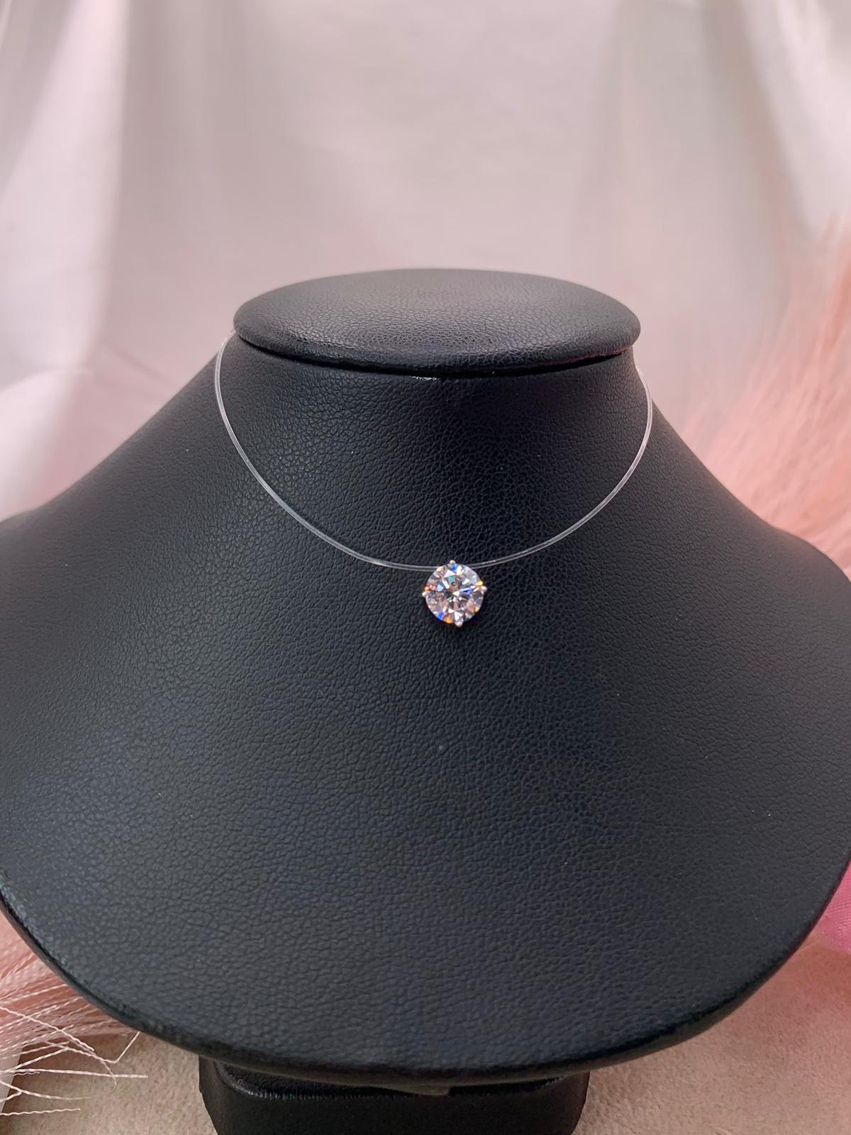 Collana invisible