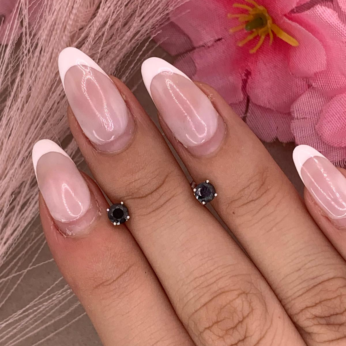 Orecchini m Black 4 mm