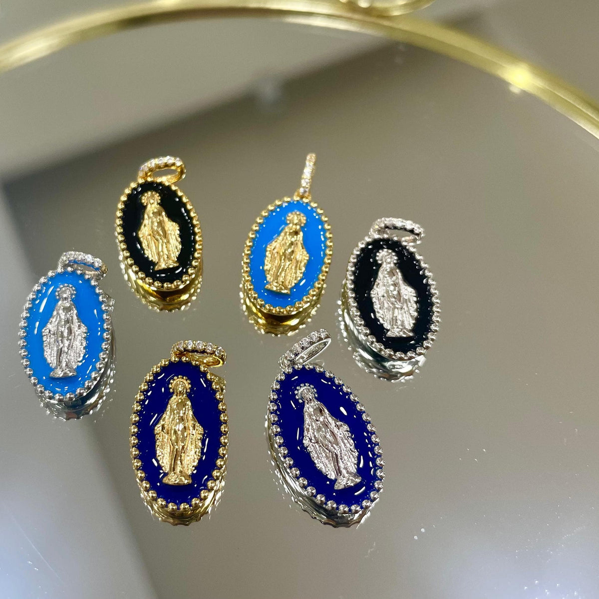Collana madonnina smaltata