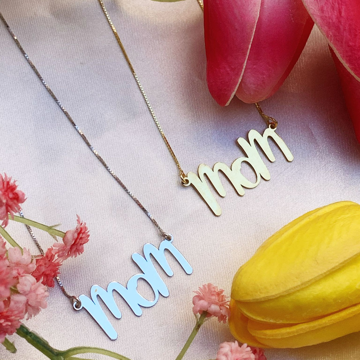 Collana mom