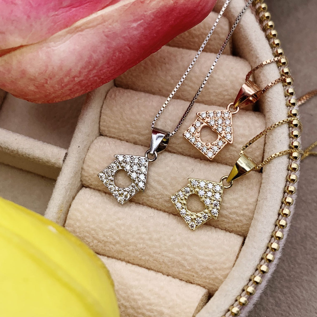 Collana casetta