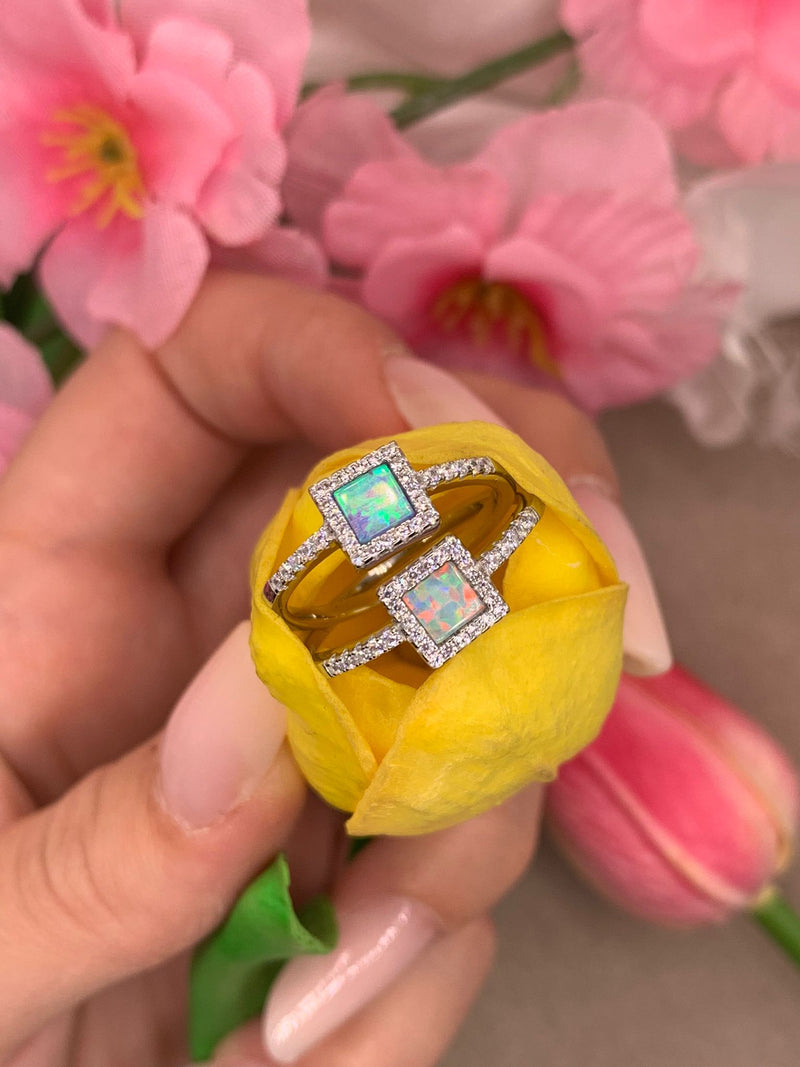 Anello opalino quadratino