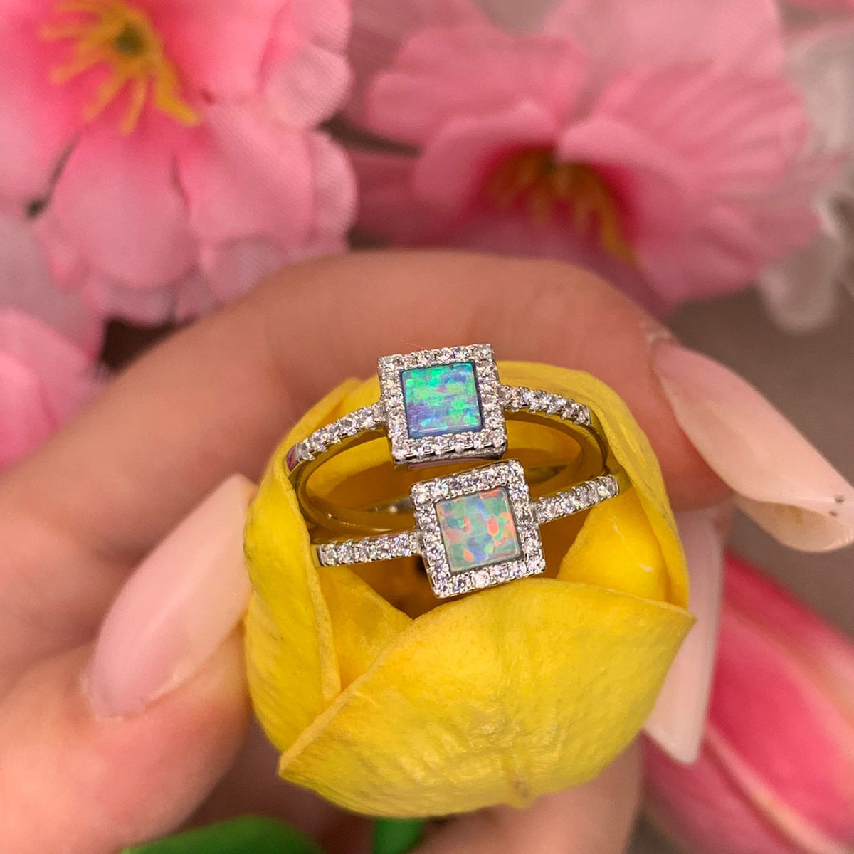 Anello opalino quadratino