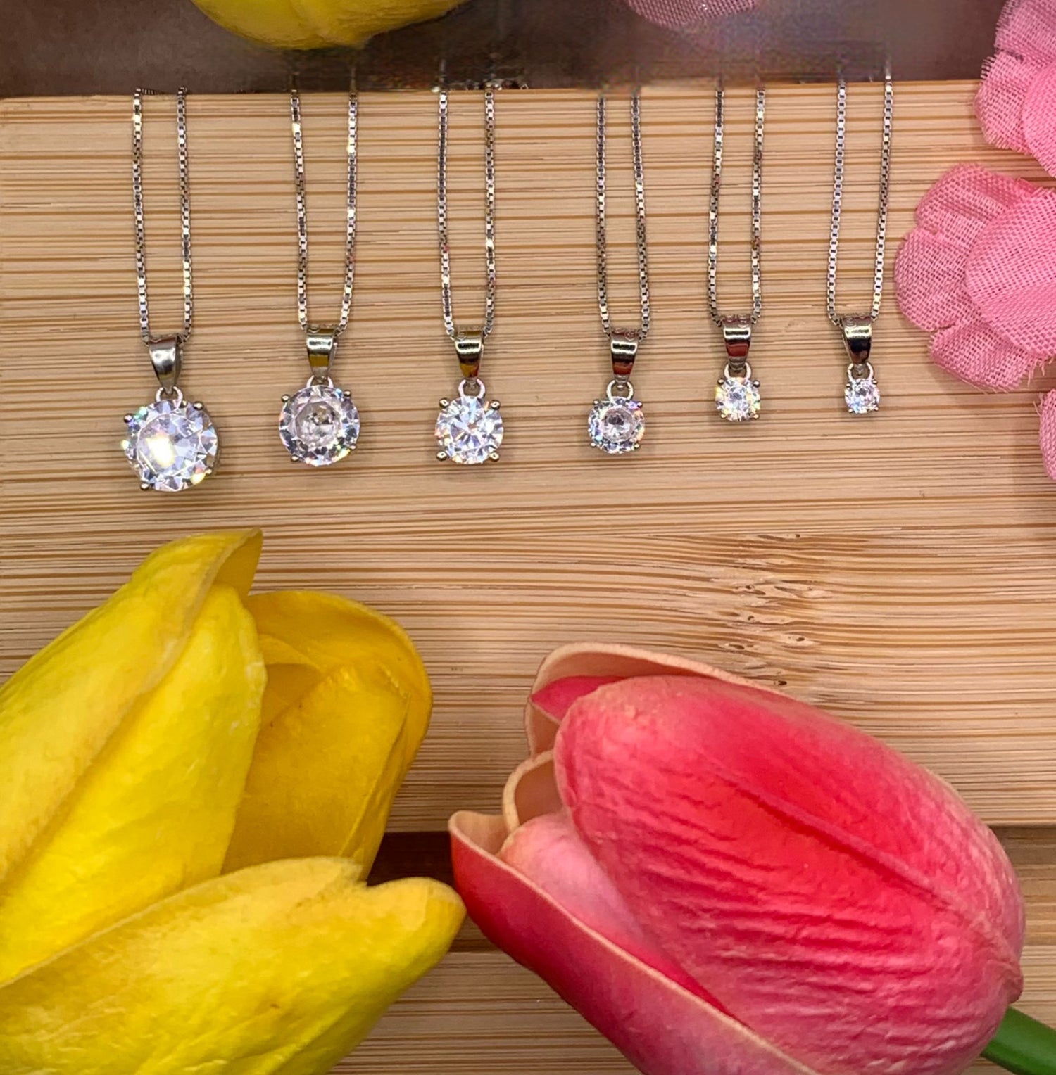 Collana punto luce