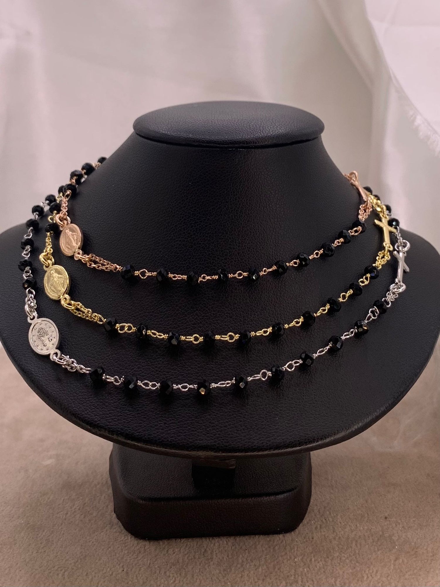 Rosario girocollo pietre nere
