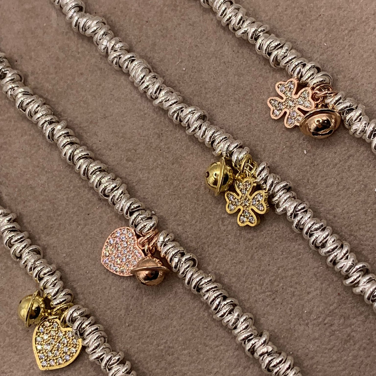 Bracciale nodini ciondolo