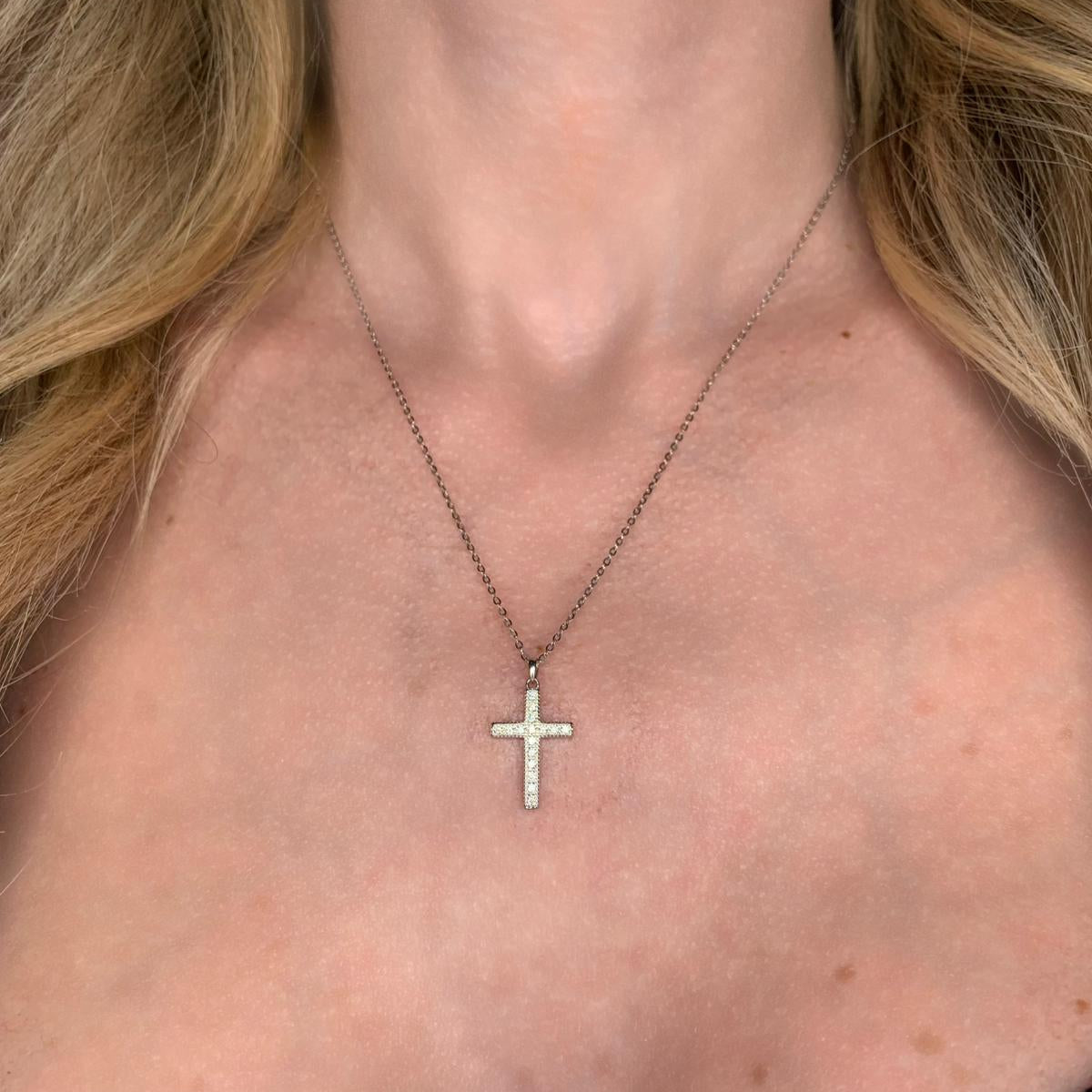 Collana M croce
