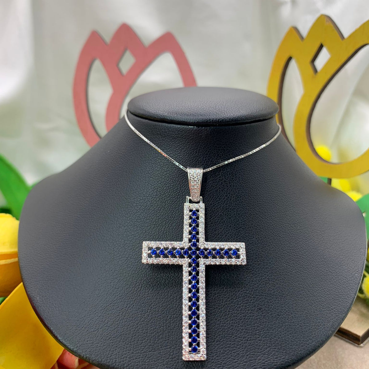 Collana Croce traforata