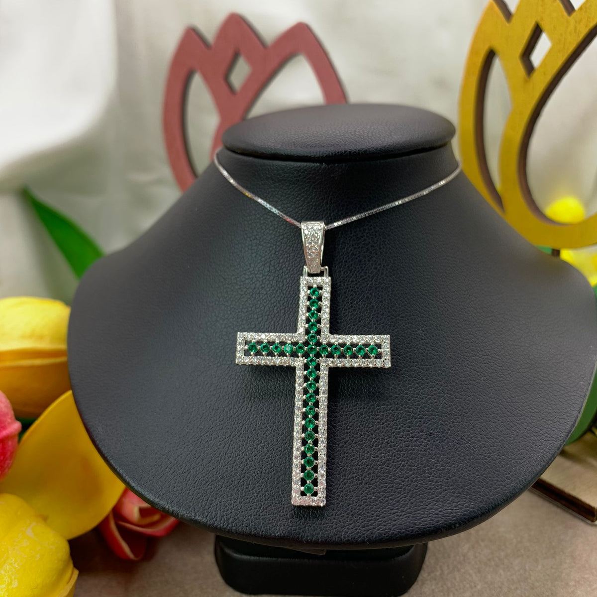 Collana Croce traforata