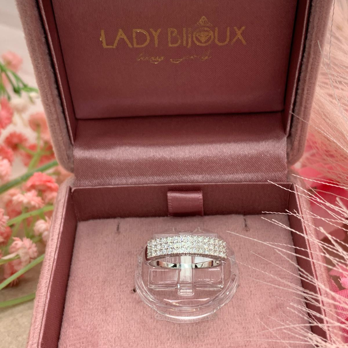 Anello m tiare