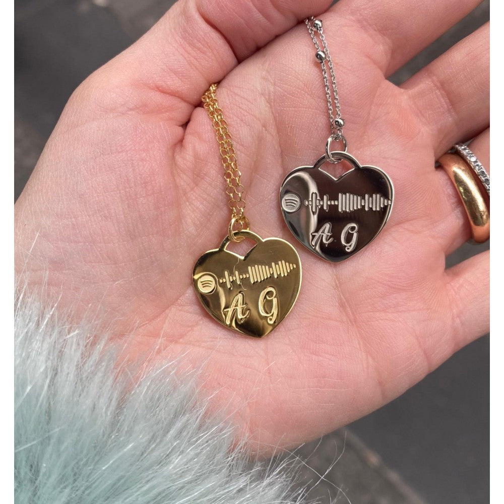 Collana cuore dedica una canzone