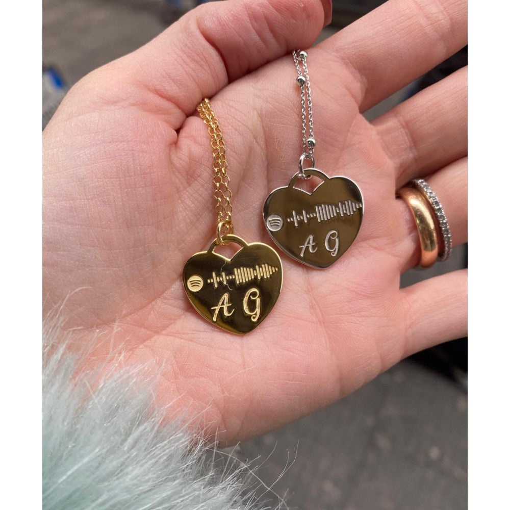 Collana cuore dedica una canzone