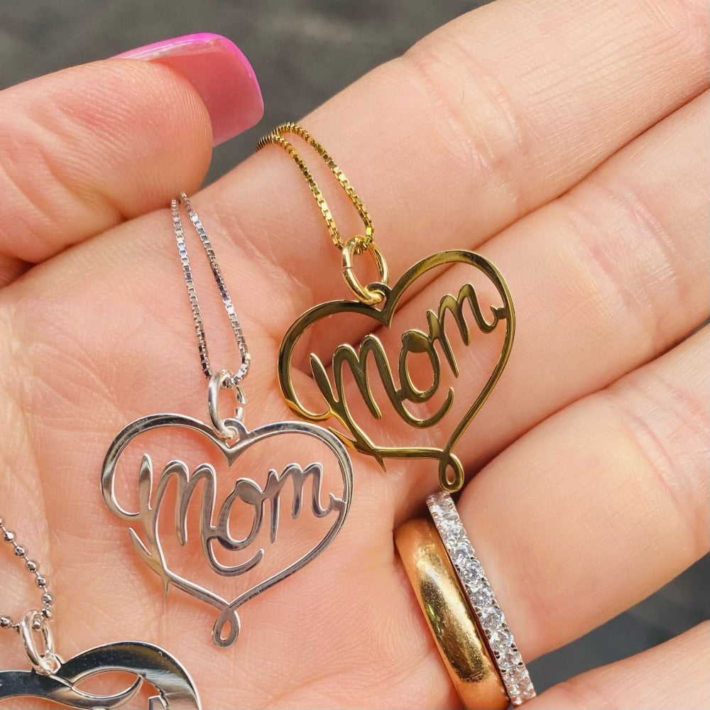 Collana Mom