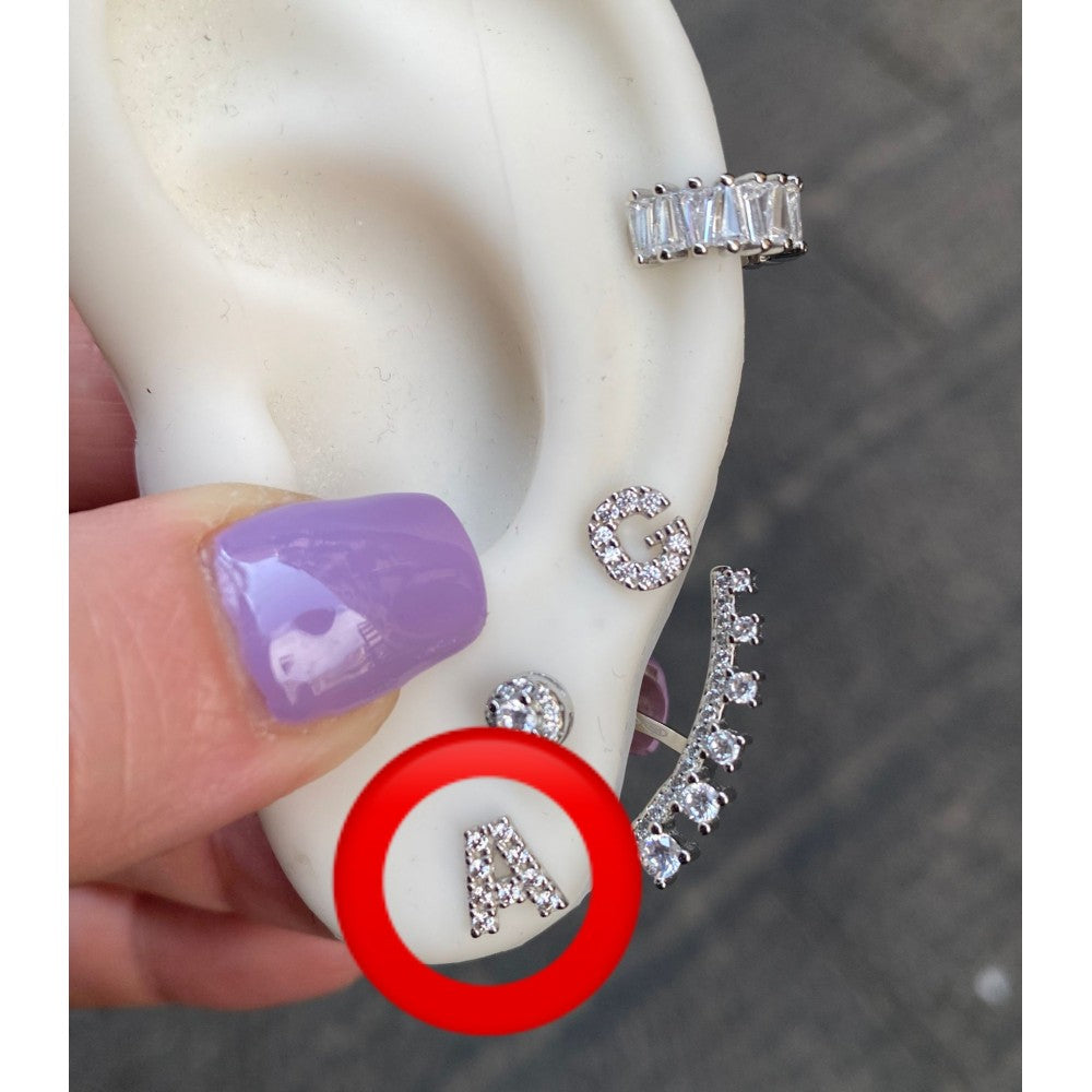 Orecchini iniziale zirconata